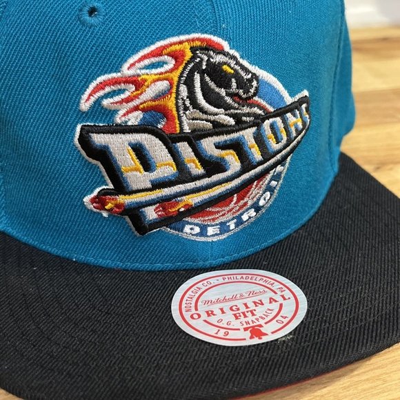 Mitchell & Ness Detroit Pistons Snapback Hat Teal Black Sports Basketball - Picture 2 of 10